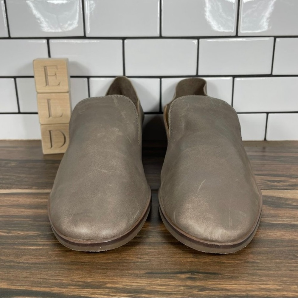Lucky Brand Cahill Almond Toe Slip On Flat Taupe Leather LK-CAHILL Womens 11 M